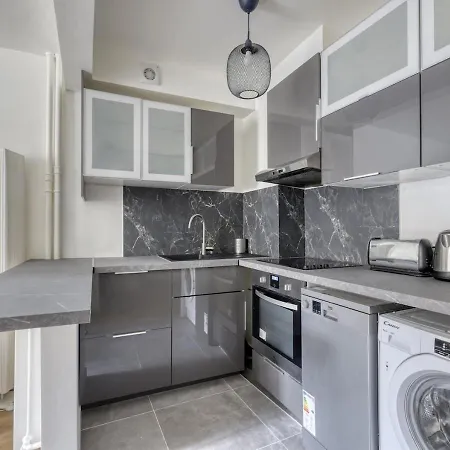 Splendid 2bdrs Flat With Balcony-paris 15 - Mid T París