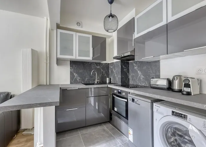 Splendid 2bdrs Flat With Balcony-paris 15 - Mid T Paris